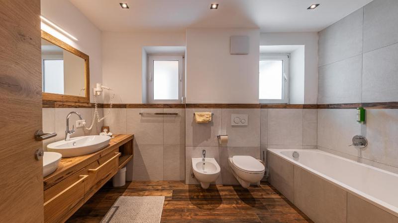 Superior Suite image 3