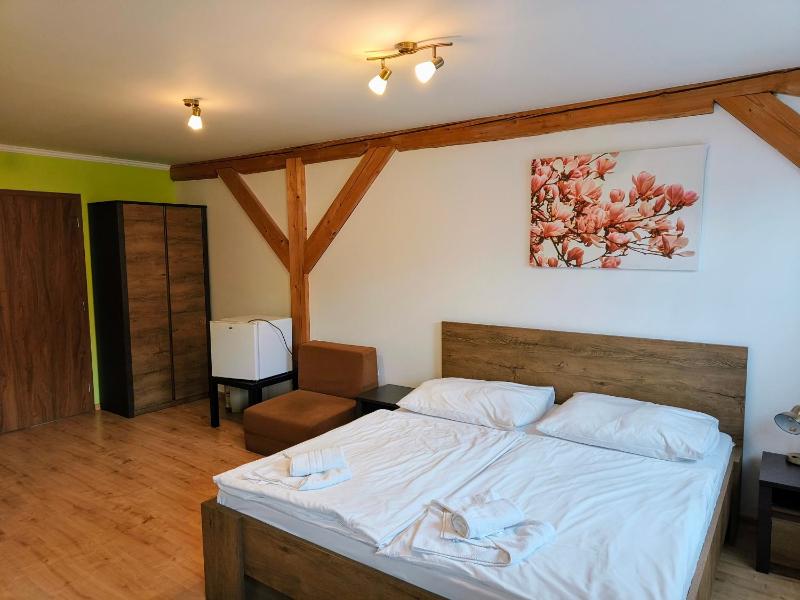 Double Room image 4