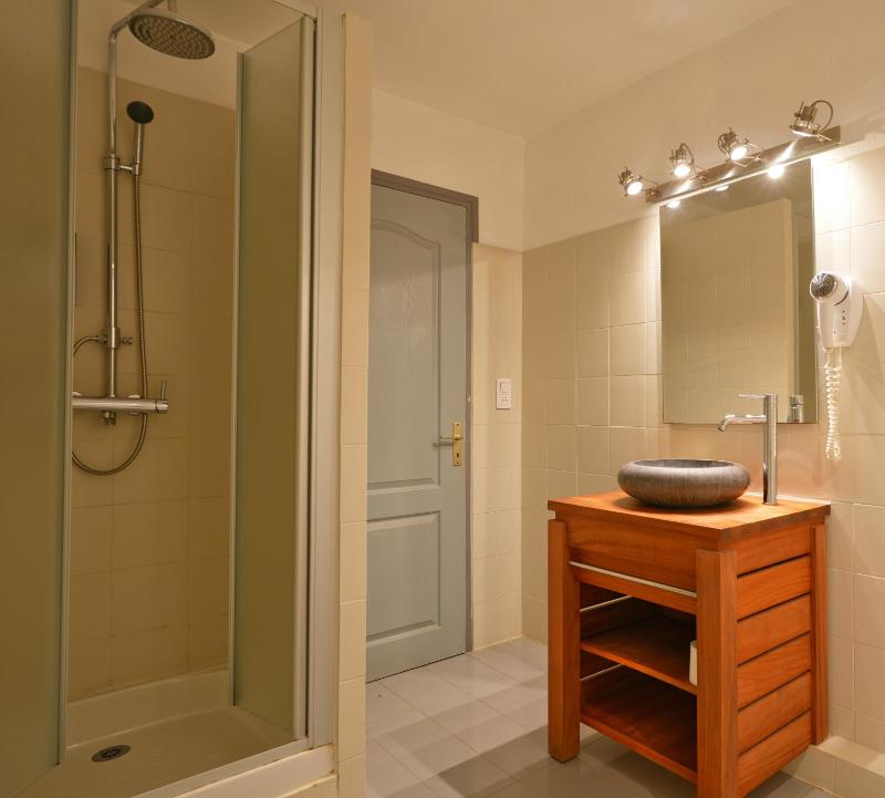 Standard Twin Room image 2