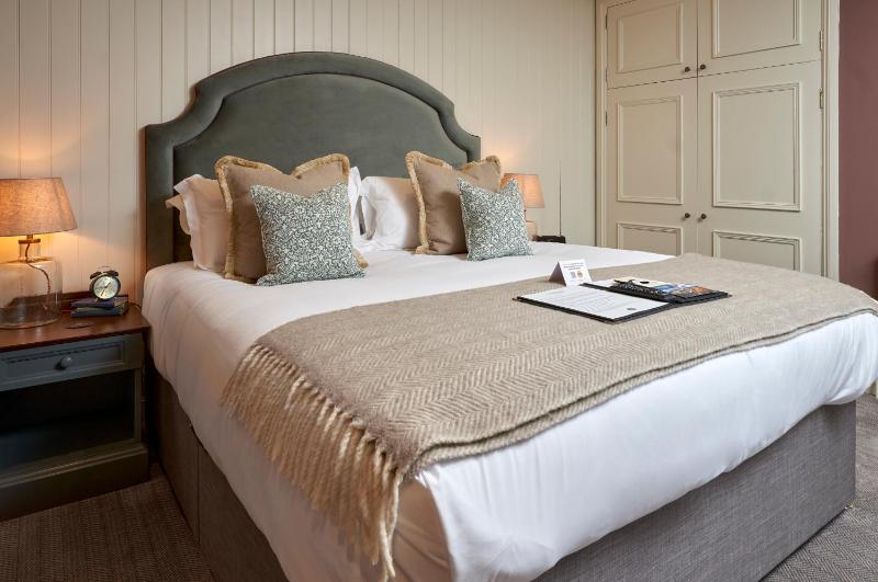 Classic Room image 2