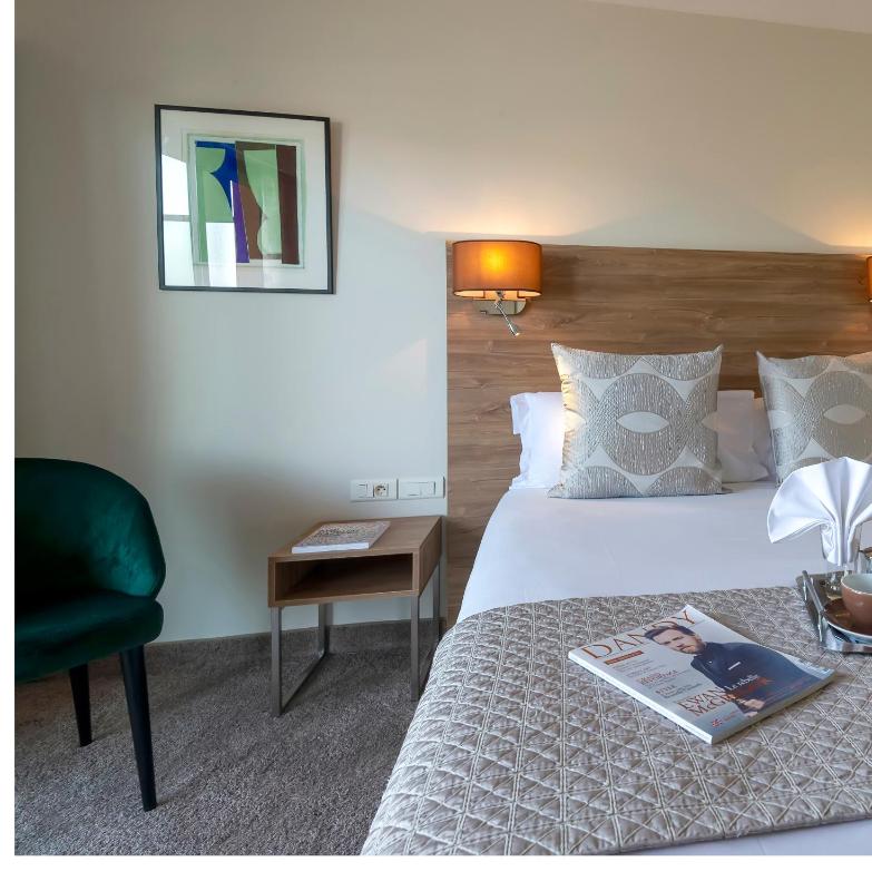 Privilege Double or Twin Room with Balcony image 4