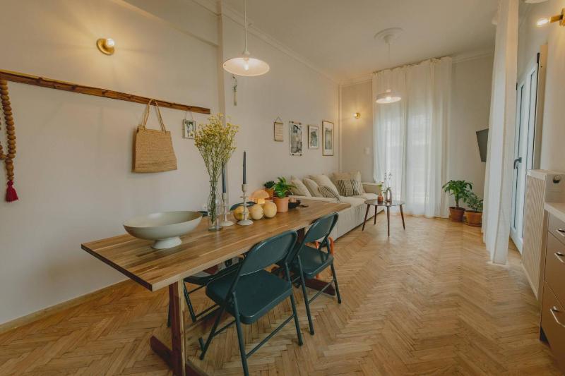Stylish cozy artistic Athens apartment - image 13
