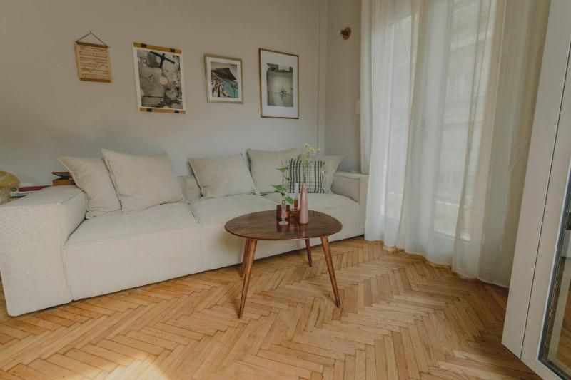 Stylish cozy artistic Athens apartment - image 11