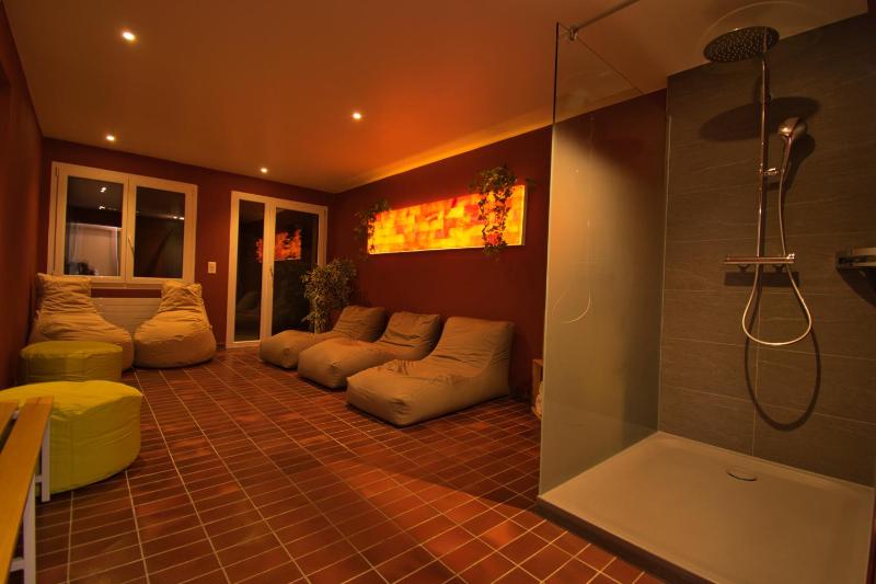 Classic Single Room image 4
