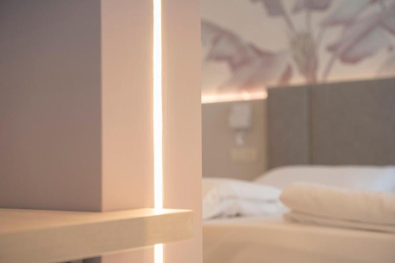 Deluxe Triple Room image 4