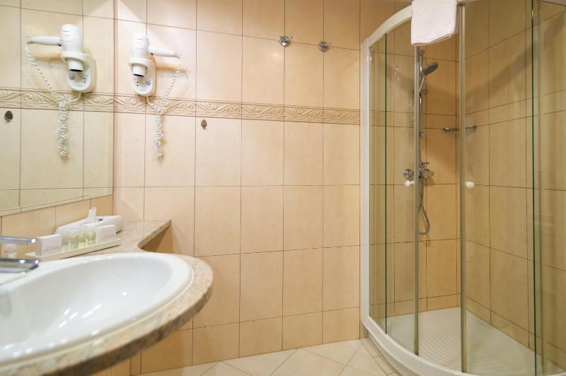 Superior Single Room with Balcony image 3
