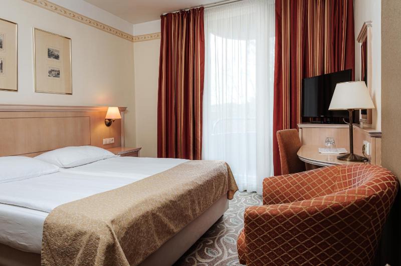 Superior Double Room image 3