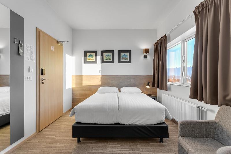 Compact Double with Free Gym Access image 1