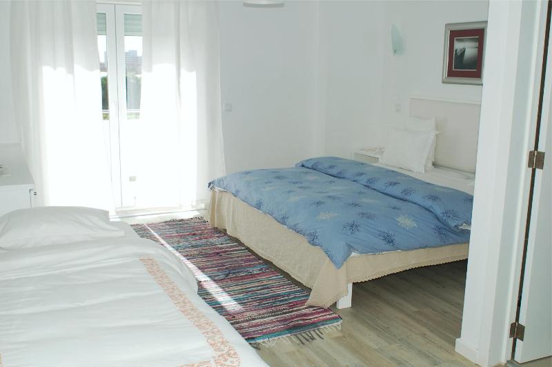 Basic Triple Room image 3
