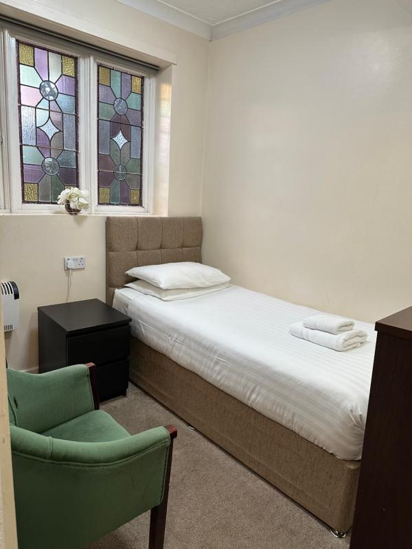 Single Room image 1