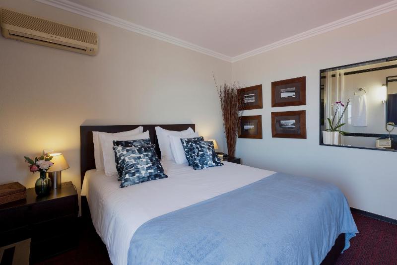 Carcavelos Beach Hotel - image 50