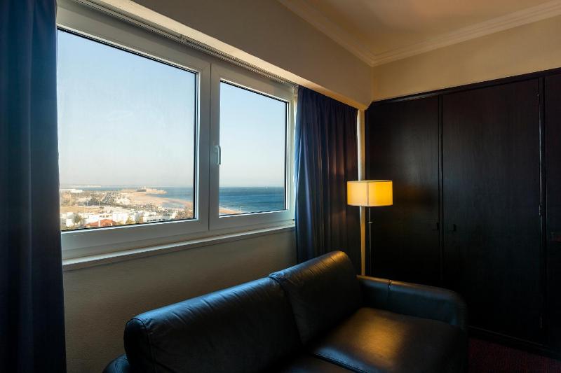 Carcavelos Beach Hotel - image 47