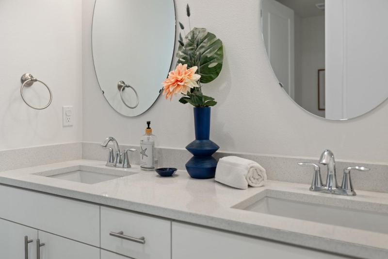 The Harbor at Town Center Unit 510 - image 50