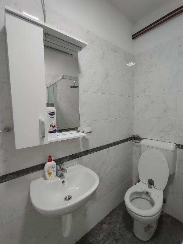 Studio Apartment image 3