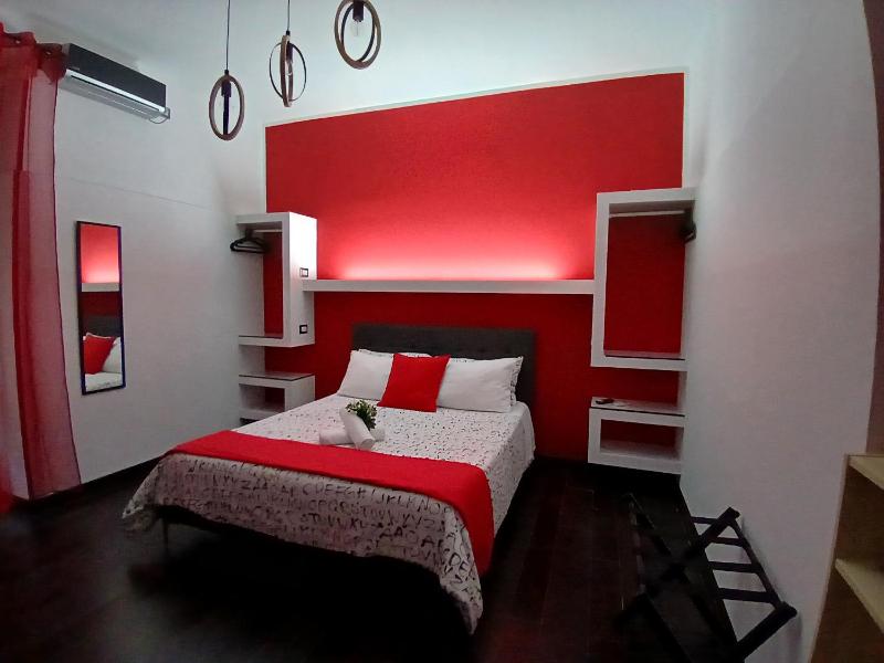 Large Double Room image 3