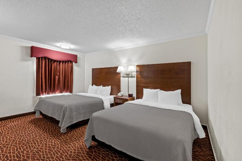 Queen Room with Two Queen Beds - Non-Smoking image 1