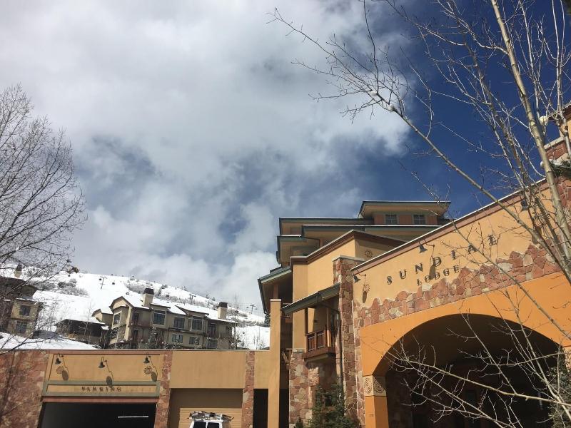 Superior Ski In Ski out Top floor Penthouse Pool Hot Tubs Conde Nast Forbes Award Winner C411 - image 47