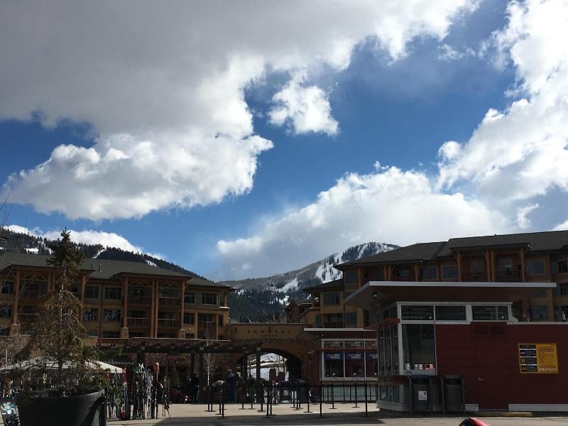 Superior Ski In Ski out Top floor Penthouse Pool Hot Tubs Conde Nast Forbes Award Winner C411 - image 27