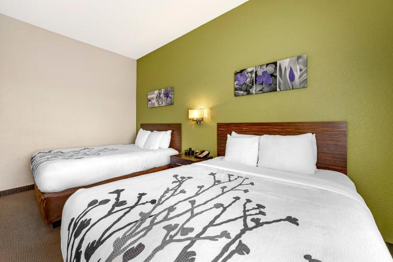Queen Room with Two Queen Beds image 1
