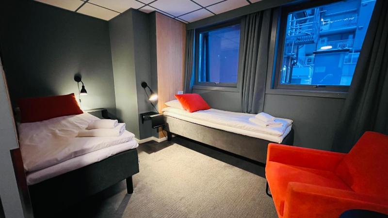 Twin Room image 1