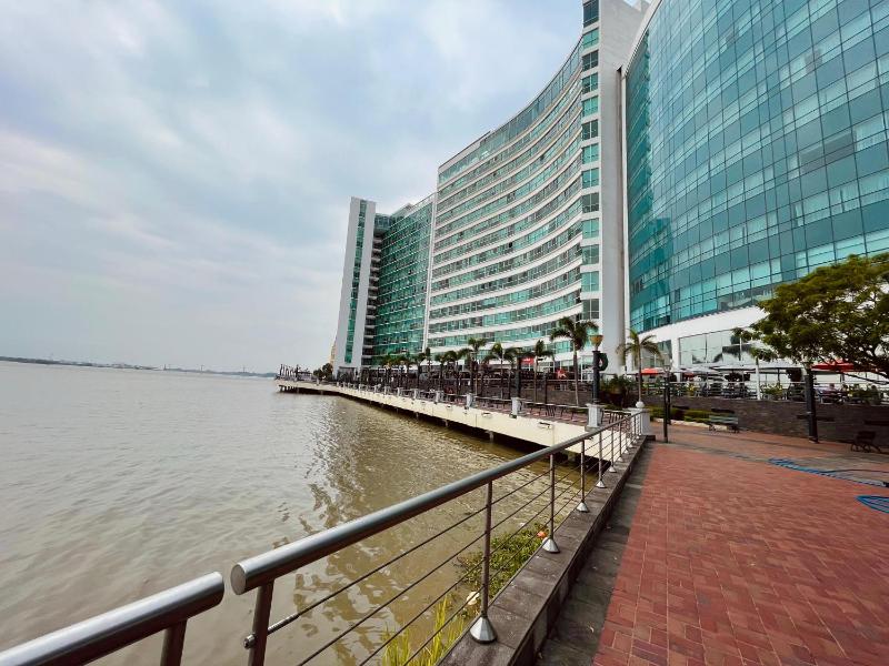 Gallery Suite en Riverfront Puerto Santa Ana - image 3