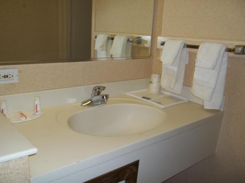 Double Room with Two Double Beds - Smoking image 3