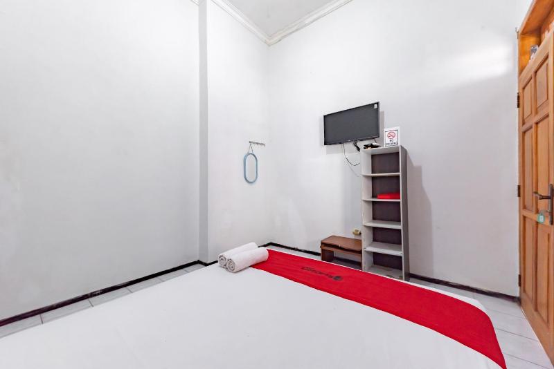 Reddoorz at Ciliwung Guest House Syariah - image 7