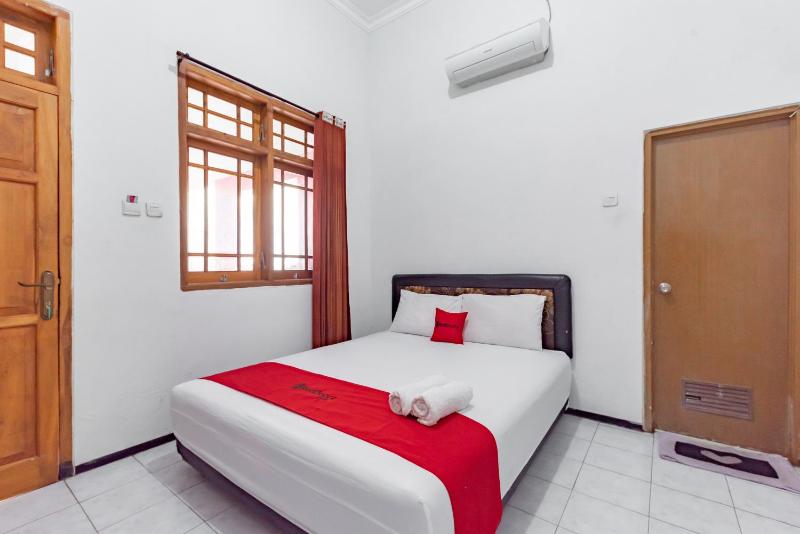 Reddoorz at Ciliwung Guest House Syariah - image 17