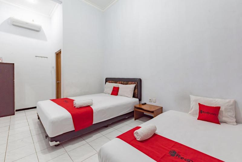 Reddoorz at Ciliwung Guest House Syariah - image 19