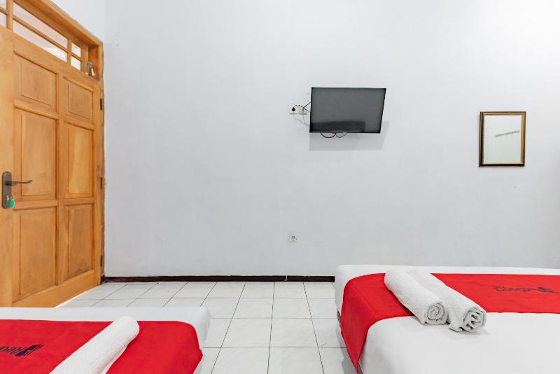 Reddoorz at Ciliwung Guest House Syariah - image 13