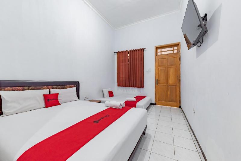Reddoorz at Ciliwung Guest House Syariah - image 11