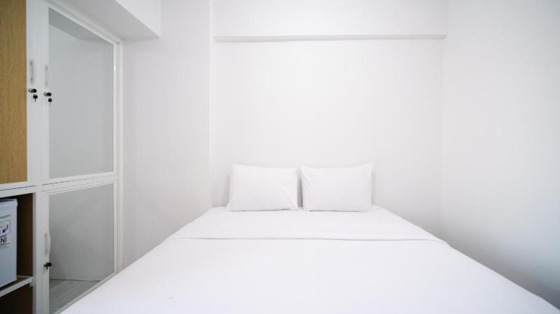 Best Choice and Comfy Studio Apartment at Suncity Residence By Travelio - image 11