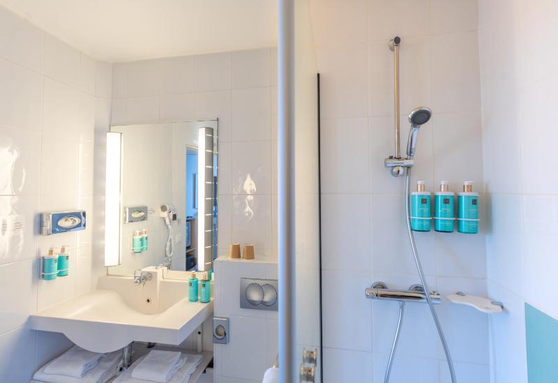 Superior Double Room image 4