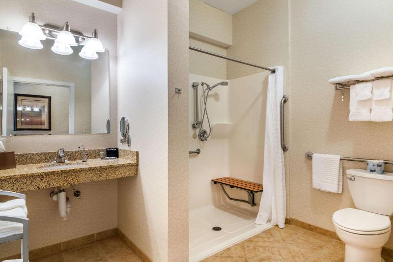 Double Room with Two Double Beds - Accessible/Non-Smoking image 4