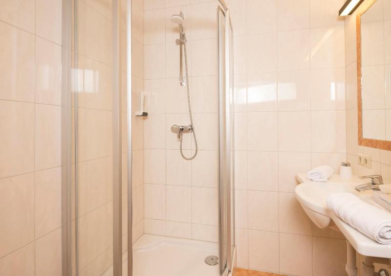 Double Room image 2