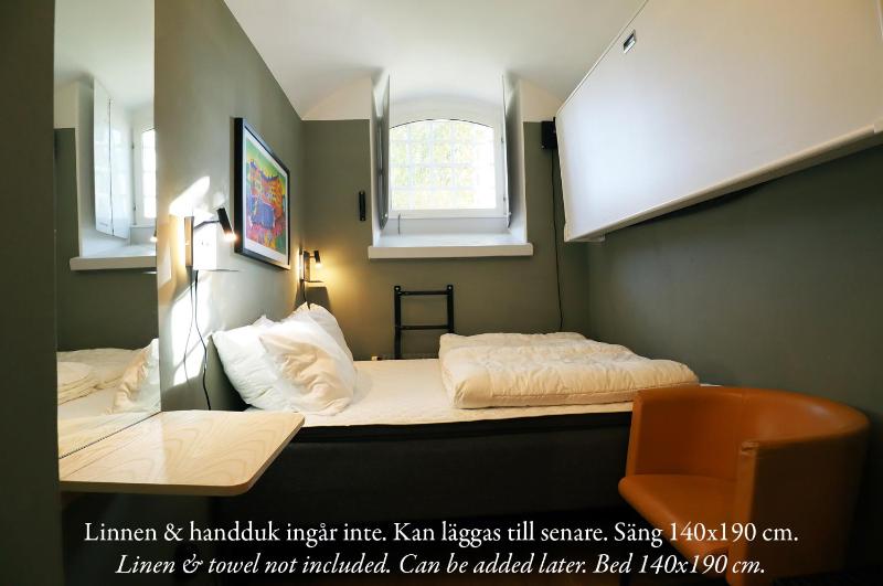 Small Double Room with Shared Bathroom image 2