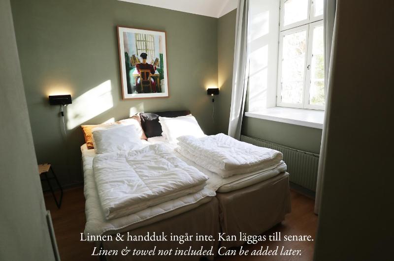 Quadruple Room with Shared Bathroom image 2