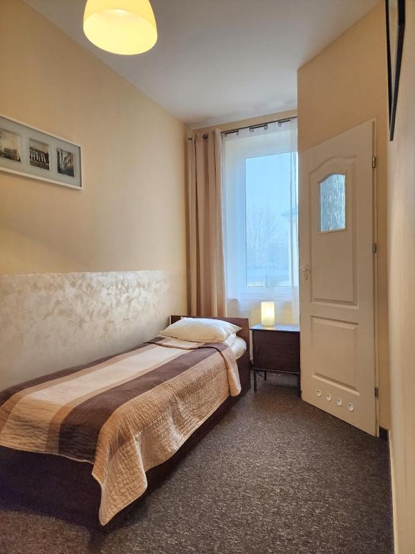 Single Room image 3