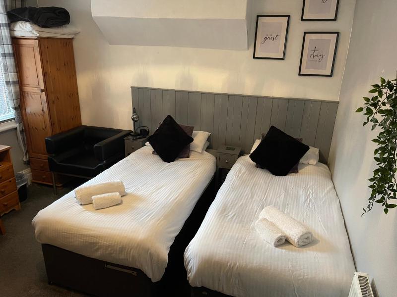 King / Twin Room image 4