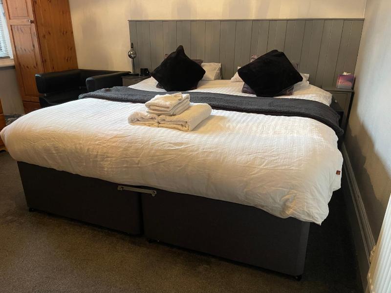 King / Twin Room image 1