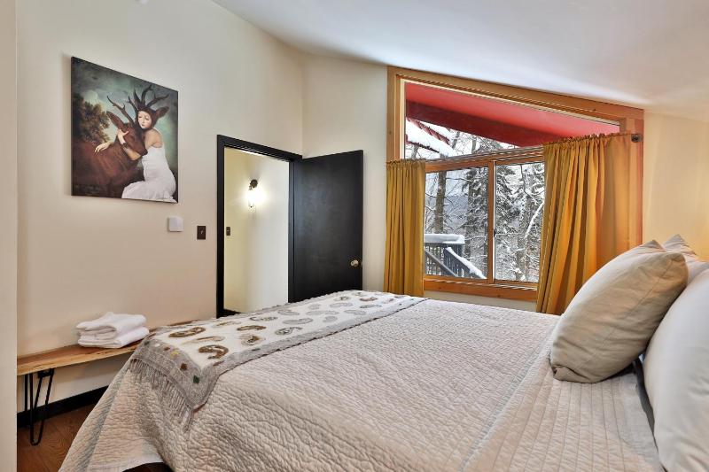 Four-Bedroom Holiday Home image 4