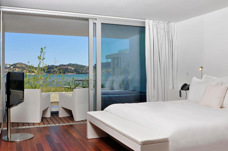 Suite with River View image 1