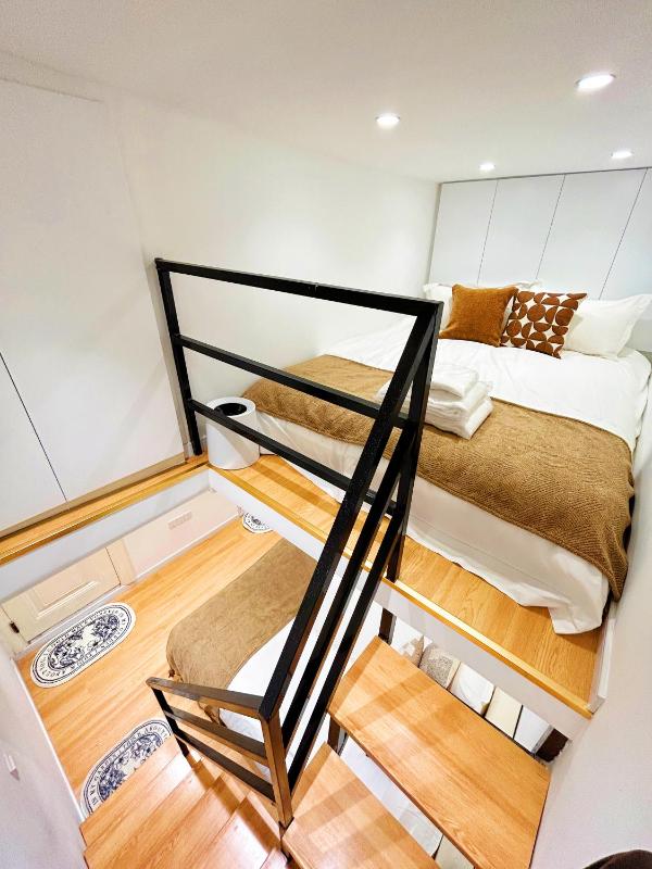 HuaJian - Stylish Duplex Loft - image 4