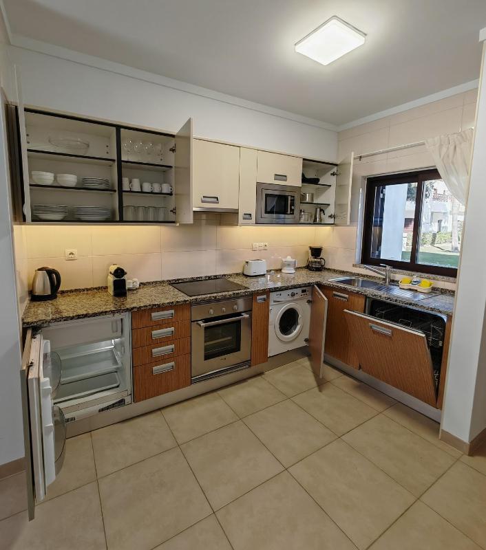 One-Bedroom Family Apartment (4 Adults) image 3