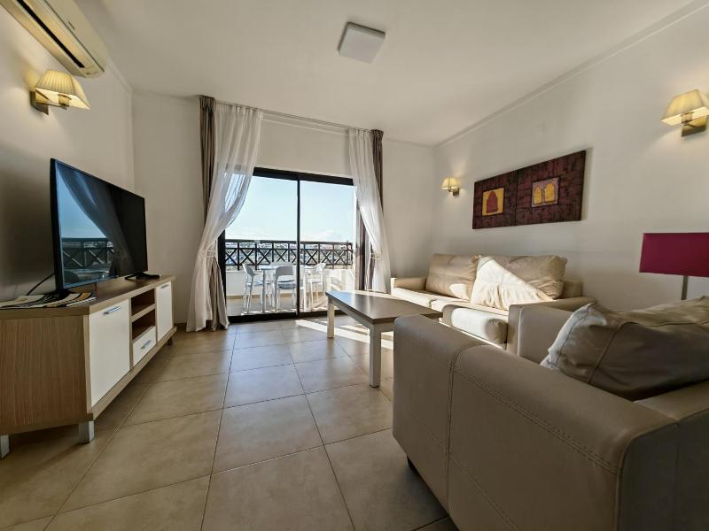 One-Bedroom Family Apartment (4 Adults) image 4