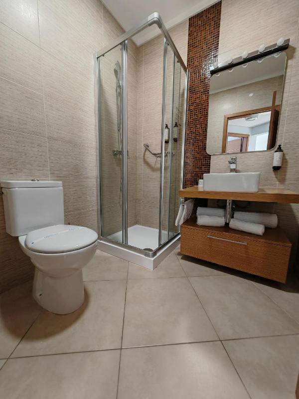 Two-Bedroom Family Apartment (6 Adults) image 4