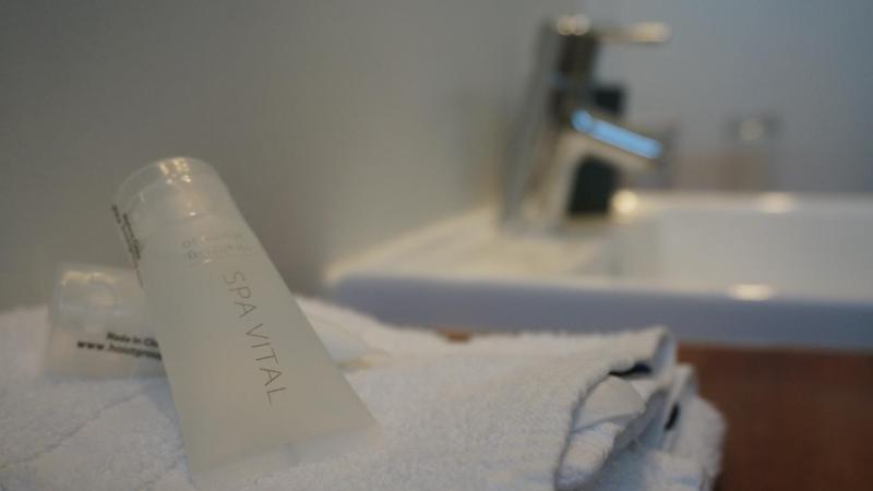 Double Room image 2