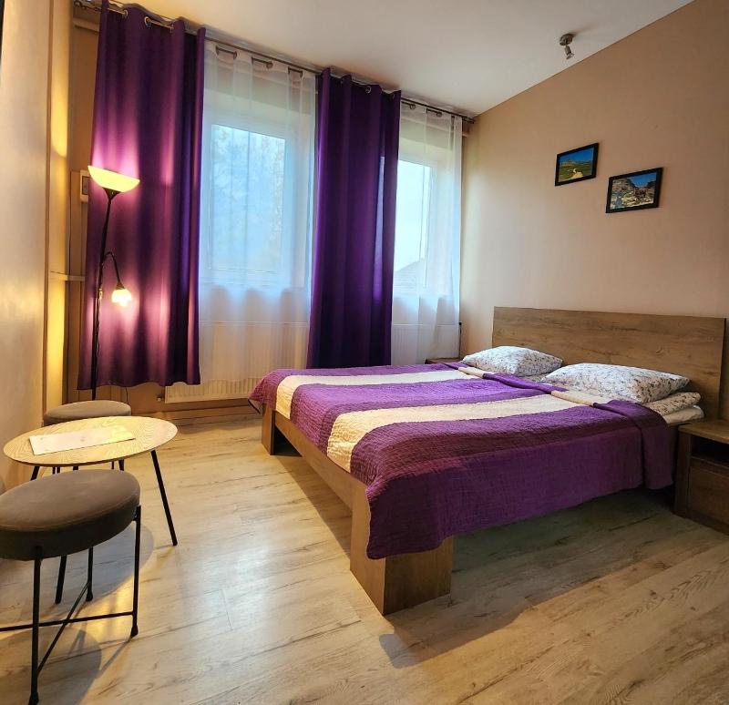Double or Twin Room with Shared Bathroom image 1