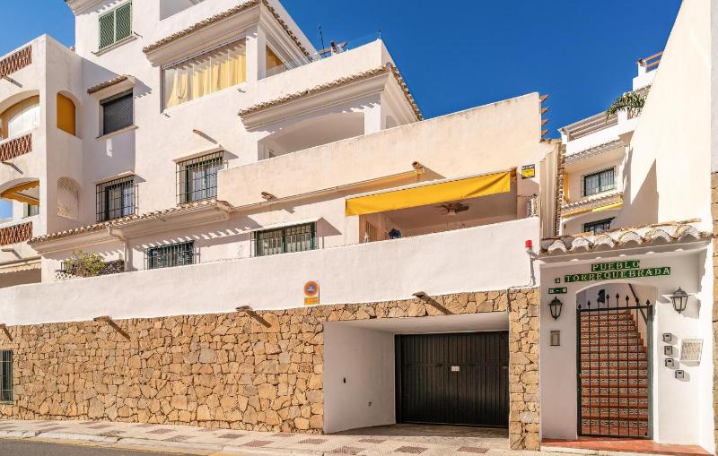 Lovely Apartment In Benalmádena With Wifi - image 6