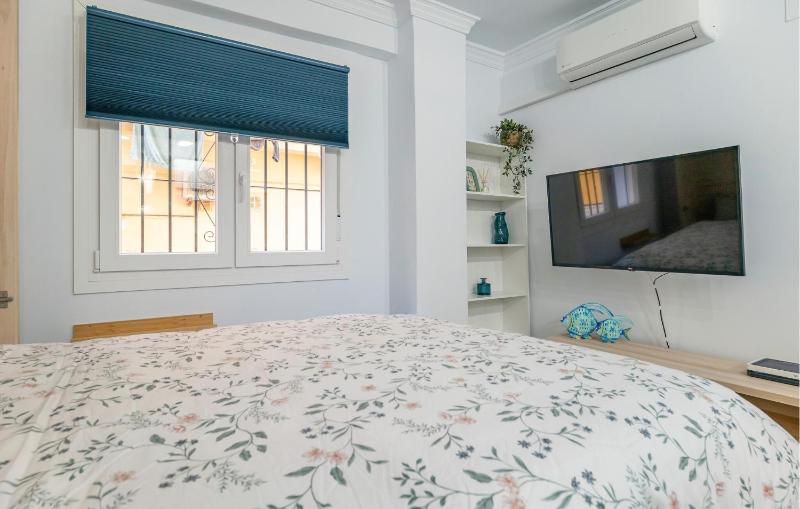 Beautiful Apartment In Fuengirola - image 2